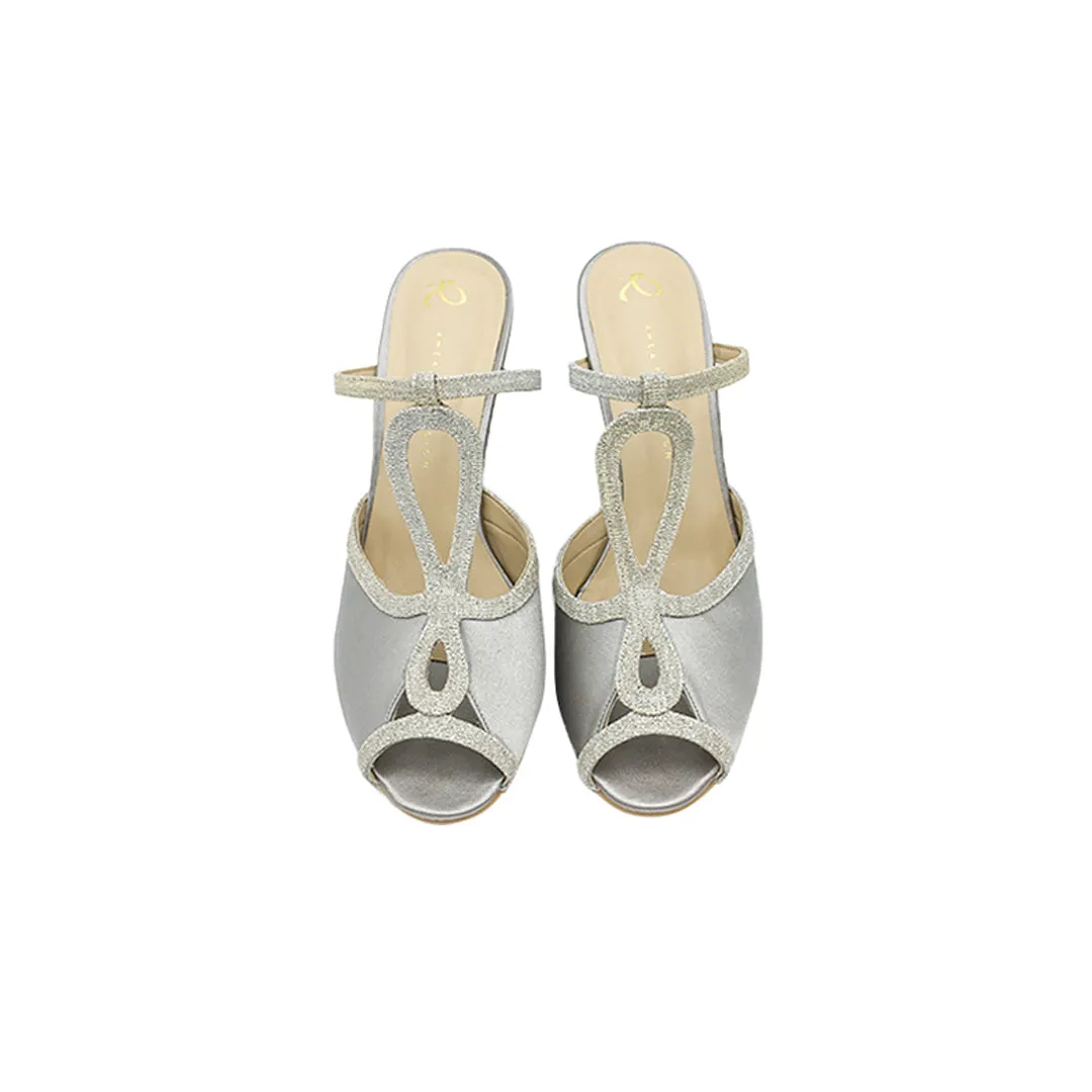 Gaille Grey